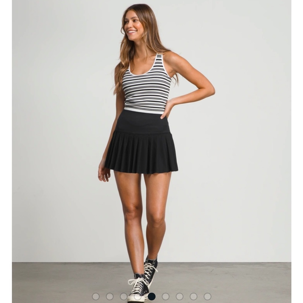 Wilson Midtown Tennis Skirt size medium black